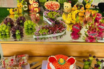 Làm mâm quả đợi ông Trăng thắp nên lung linh đón chị Hằng. Hát múa cùng vui sao sáng rước. Trung thu nhảy nhót trẻ tung tăng.     Vậy là ngày hội được trông đợi nhất năm cũng đã đến. Không khí náo nhiệt của Trung là thu đã ngập tràn khắp các nẻo đường, khắp các con phố. BGH Trường MN Hoa Mai kết  với Hội phụ Huynh tổ chức ngày hội Trung thu cho các bé.      Chúc các bạn nhỏ Trường MN Hoa Mai nói riêng và tất cả  các bạn nhỏ thiếu nhi nói chung một mùa Trung Thu thật Vui vẻ, hạnh phúc và nhận được thật nhiều quà và những lời chúc yêu thương nhân ngày tết đặc biệt này.