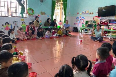 Tiết Học Làm Quen Với Toán: Đề Tài Hình Vuông – Hình Tròn của các con lớp Mầm 2